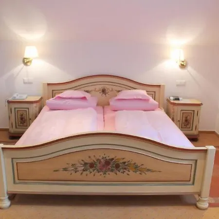 Отель Tilman Riemenschneider 4*