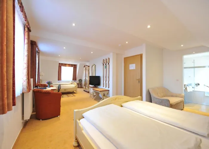 Tilman Riemenschneider Hotel 4*